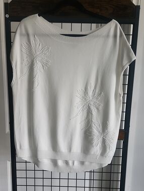 Joseph Ribkoff White V-Neck Knit Top